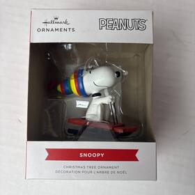 Hallmark 763795716487 2021 Snoopy Skiing Peanuts Christmas Tree Ornament Charlie Brown New
