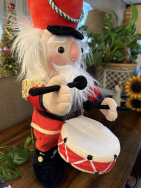 Hallmark 763795801534 Christmas Nutty Nutcracker Drummer Sound Musical Plush Motion Funny A