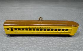 Hallmark 795902134235 Lionel Union Pacific Steamliner Buffet Coach Train Christmas Ornament