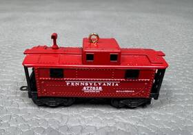 Hallmark 795902191528 Lionel Caboose Train Christmas Ornament