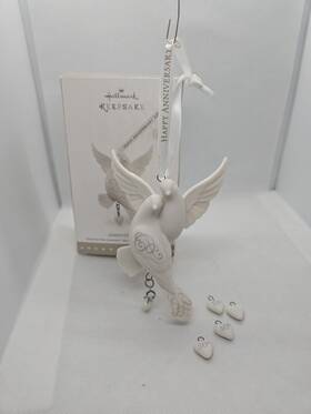 Qhx1109 Hallmark Christmas Ornament With Year Charms - Doves Anniversary Keepsake 2015
