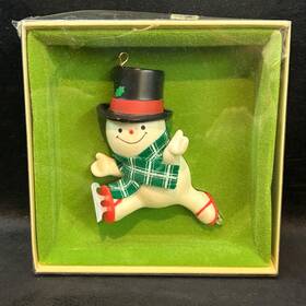 Hallmark Qx139-9 Tree Trimmer Collection Skater Snowman Ornament Christmas Vintage