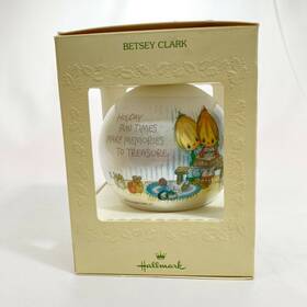 Qx201-9 Hallmark Vintage Satin Christmas Ornament Betsy Clark 1979 With Box Made In Usa