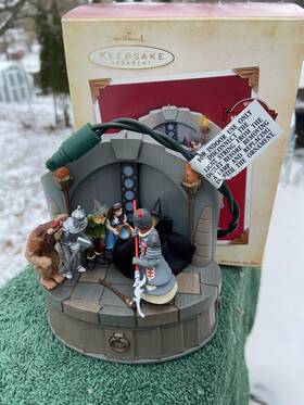 Qxi4024 Hallmark The Wizard Of Oz Keepsake Christmas Ornament 2004 Iftm Melting With Box