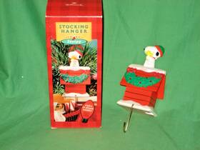 Xsh3117 Hallmark Light-up Christmas Stocking Holder Hanger - Snoopy Woodstock Peanuts
