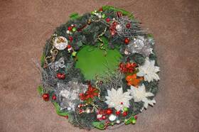 32607290 Handmade Decorated Artificial Christmas Wreath 24 Inch