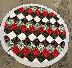 M5917 Handmade Large Vintage Patchwork Quilted Christmas Tree Skirt 62 Inch