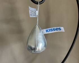 Hershey S Kisses & Ruz 193849070485 Christmas Tree Ornament 3 Inch High And 2 1/2 Diameter New With Tag