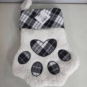 5134697 Hobby Lobby Dog.cat Pet Paw Print Heart Christmas Stocking Black White Plaid Faux Fur Tags