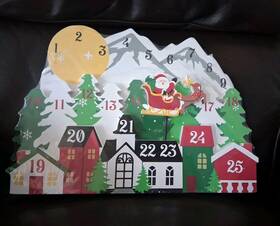 Hl9202558 Hobby Lobby Adorable Christmas Village With Santa Wooden Countdown Calendar 10x14 Brand New