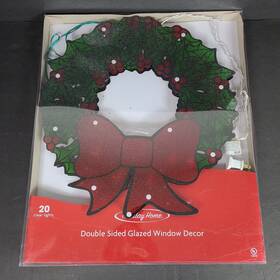 Holiday Home 041226087888 Glazed Shimmering Christmas Wreath Silhouette Light D Cor 16.5 Inch