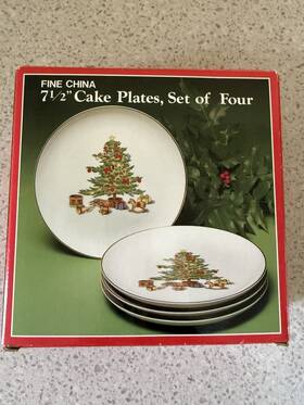 Holiday Hoostess 036381884250 Vintage 7 1/2 Inch Christmas Cake Plates Hostess Set Of 4 Fine China