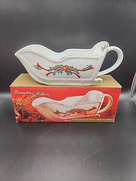 Holiday Hostess 744076001126 Christmas Sleigh Gravy Boat Original Box