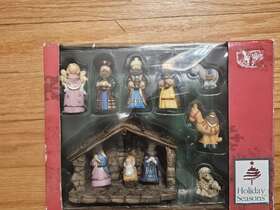 814390 Holiday Seasons Nativity Set With Box 11 Piece Mini Christmas