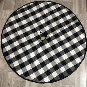 Holiday Time 018697986866 48 Inch Black White Buffalo Ckeck Plaid Christmas Tree Skirt Checkered