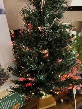 Holiday Time 049715985608 Christmas Fiber Optic Light Tree 32 Inch H 100 Tips Changes 6 Colors Works With Box