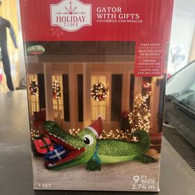 881966 Holiday Time Gator With Gifts Airblown Inflatable Christmas Yard Decor 9ft Wide