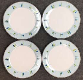 81009 Home 4 Target 10-1/2 Inch Christmas Tree Plates Holiday Pine Retired Decor