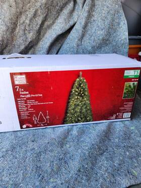 W14n0202 Home Accents Holiday 7.5-ft. Pre-lit Led Pine Full Christmas Tree - Sealed