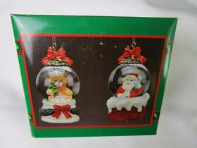 House Of Lloyd 034054306900 Snow Globe Ornaments Christmas Around The World 2pc Set Song
