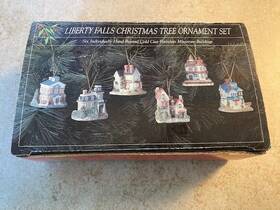 International Resourcing Services 757917210120 Set Of 6 1993 Liberty Falls Miniature Christmas Tree Ornaments Porcelain Lo2 Jf
