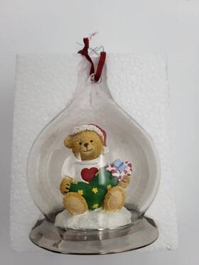 4002897 International Silver Co. Christmas Bear In Glass Globe With Plate Base