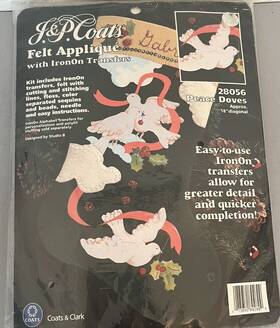 28056 J & P Coats Inch Peace Doves 18 And Christmas Stocking Kit Felt Appliqu