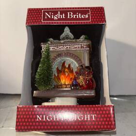 20240904.4.22 Kohls Night Brites Christmas Fireplace Light With Gifts From