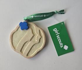Gs2202 Kurt Adler S Girl Scout Cookie Trefoil Shortbread Christmas Ornament 3 Inch