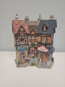 95893 Lemax - Christmas Holidays & Seasons Essex Corner Market Street Facade Lighted Village Broken Battery