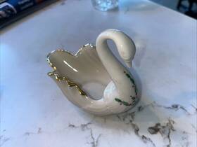 1-211-3579 Lenox Vtg Holly Berry Small Swan - Christmas Candy Bowl / Trinket Dish Euc