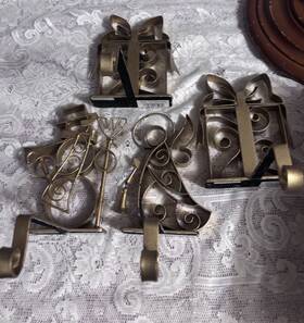 Linens & Things 014399586137 Lot 4 Snowman Angel Christmas Box Gold Plated Metal Stocking Fireplace Hangers