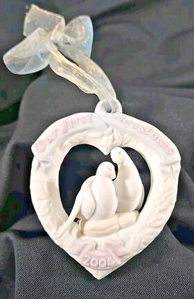 Lladr 737859167409 Lladro Inch Our First Christmas Doves Heart Porcelain 2004 Tree Ornament