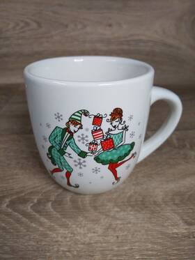 535474 Macys Vintage Harlequin Christmas Mug