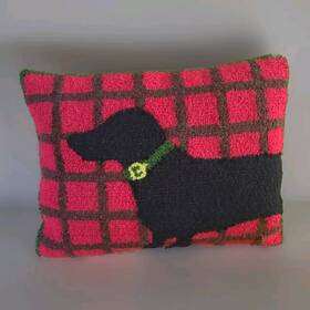 11052023 Macys Dept Store Red Hooked Wool Black Dog Throw Pillow Green Trim Christmas