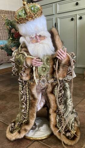 51-82062 Mark Roberts Christmas 2008 Regal Santa With Toys Limited Ed 16/500 - 24 Inches