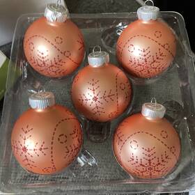 543987 Martha Stewart 5 Whimsical Holiday Christmas Glass Snowflake Ornaments Balls