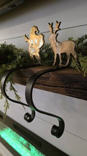 Menageria 730936337306 Set Of 2 Vintage Menagerie Brass Christmas Deer And Santa Stocking Holder