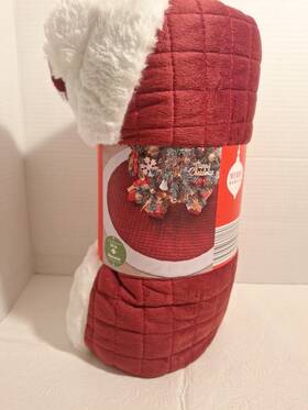 705484 Merry Moments Nwt Christmas Tree Skirt Red/ White By Polyester Faux Fur 54 Inch