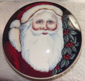 Mikasa 641265037945 Christmas Covered Round Trinket Box With Lid Santa Old Saint Nick Boxed