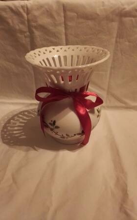 Rl050 Mikasa 641265377379 Holiday Lace 6in Christmas Vase #rl050