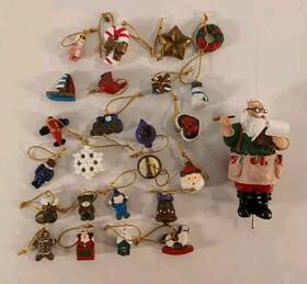Mr Christmas 051053239763 Santas Workshop 2007 Animated Advent House Replacement Santa &gifts