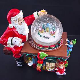 Mr. Christmas 051053398613 Vtg Santas Workshop Snowglobe Musical Light Up Sensor 30 Songs Read