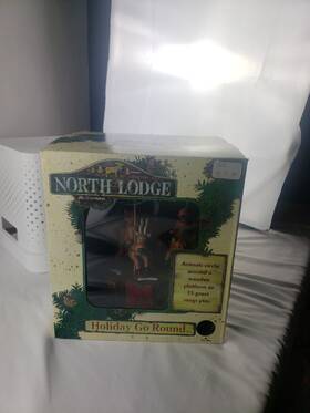 Mr. Christmas 29152 North Lodge Holiday Go Round With Animals On Reindeer 15 Song 2001