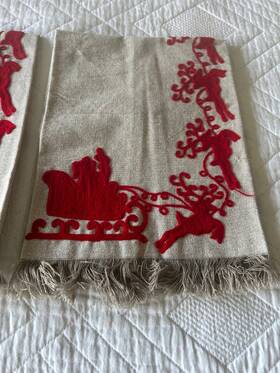 Mud Pie 718540350379 New Set Of 2 Christmas Holiday Towels Santa Sleigh Linen Red Decor Gift