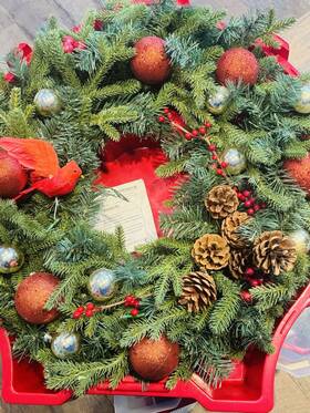 Wp1-300l-24w-b1 National Tree 24w-b1 24 Inch Green Pine Artificial Christmas Wreath With Bird