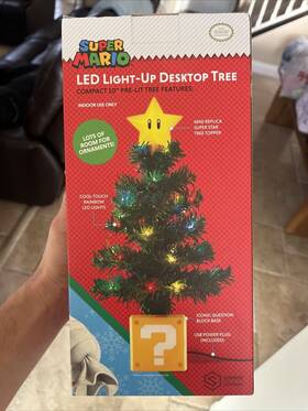 Nintendo 810044401646 Super Mario Bros Star Led Light-up Usb Desktop Christmas Tree 11.5in