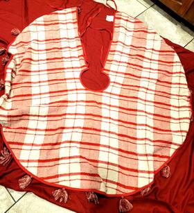 Nordstrom Rack 439116135212 Heavy Christmas Tree Skirt In Red And White Plaid Tassels Made India 52 Inch
