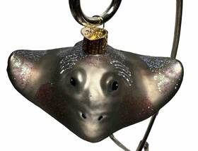 12397 Old World Christmas Ocean Stingray Glass Ornament Storage Box