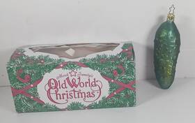 28016 Old World Christmas Glass Blown Ornament Pickle With Owc Gift Box